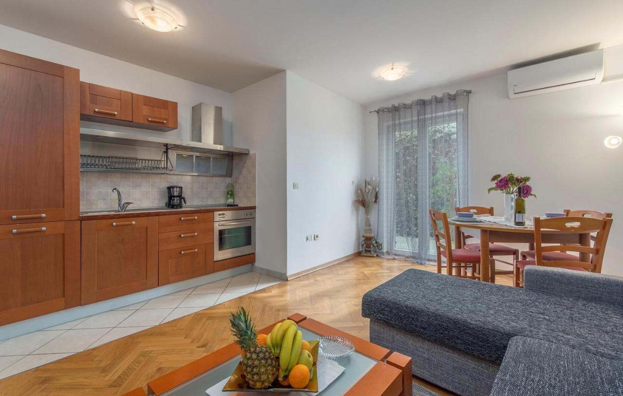 Apartment Amela Poreč Eksteriør bilde