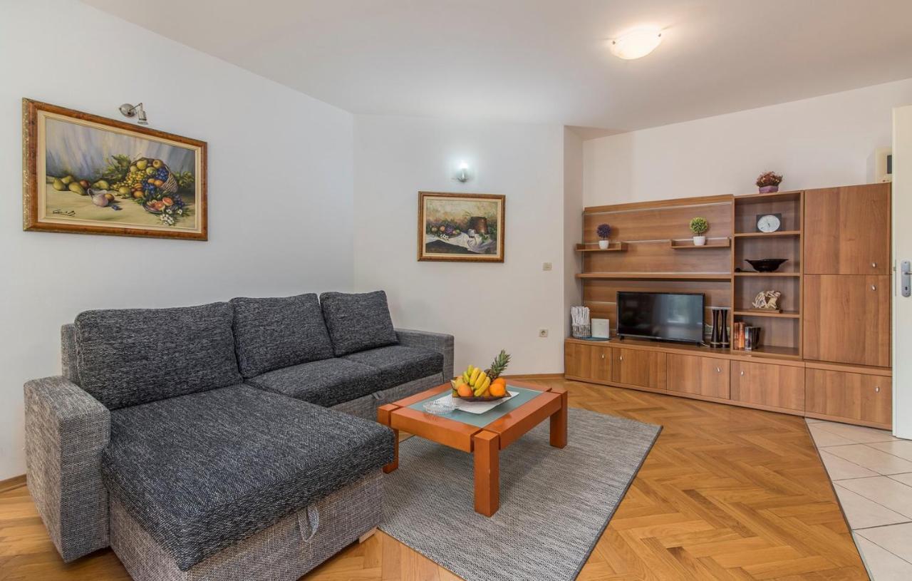 Apartment Amela Poreč Eksteriør bilde